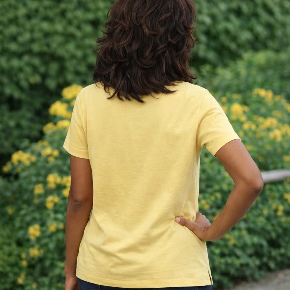 Isaac Mizrahi Live Light Yellow V-Neck Short Sleeve Tee Size L - Picture 2 of 8